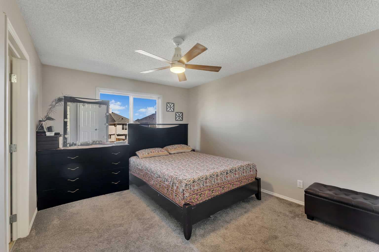 33 Saddlebrook Common NE