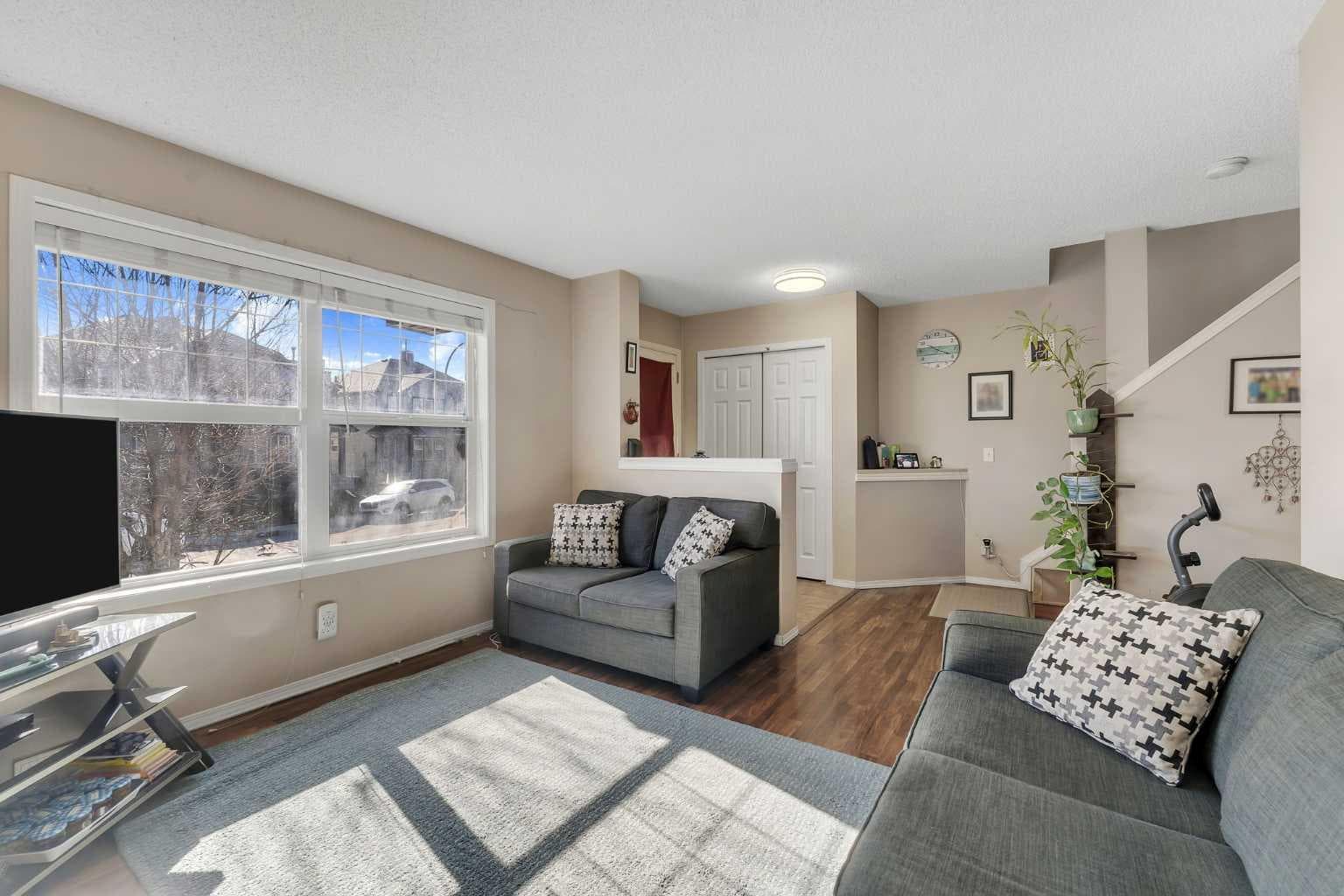 33 Saddlebrook Common NE