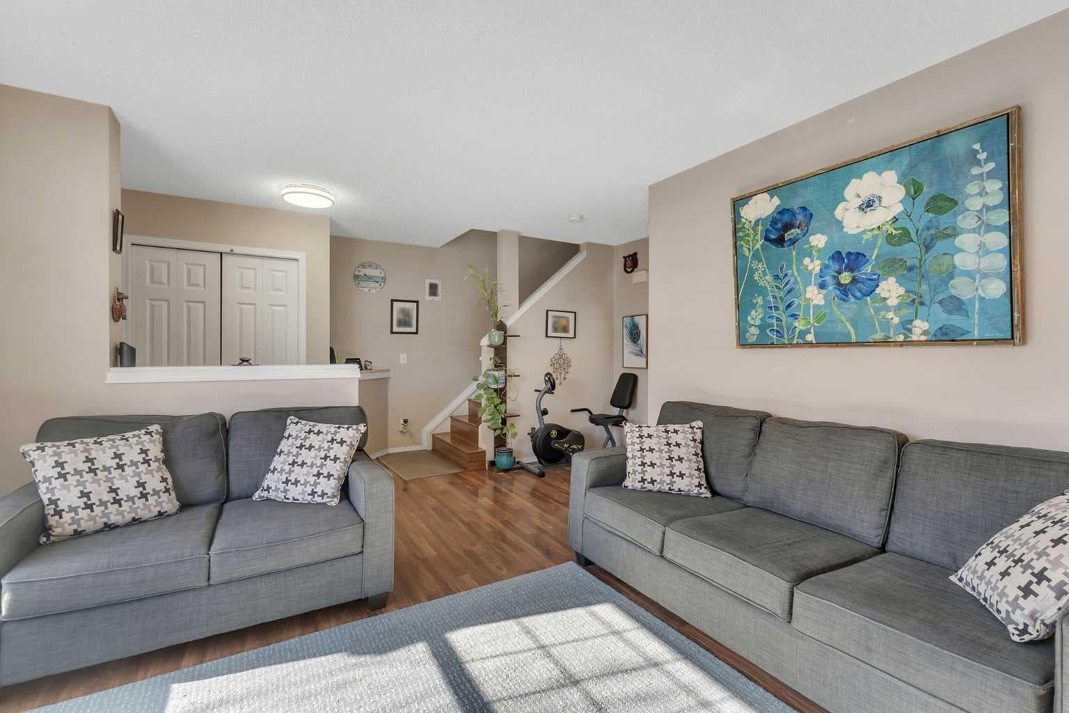 33 Saddlebrook Common NE