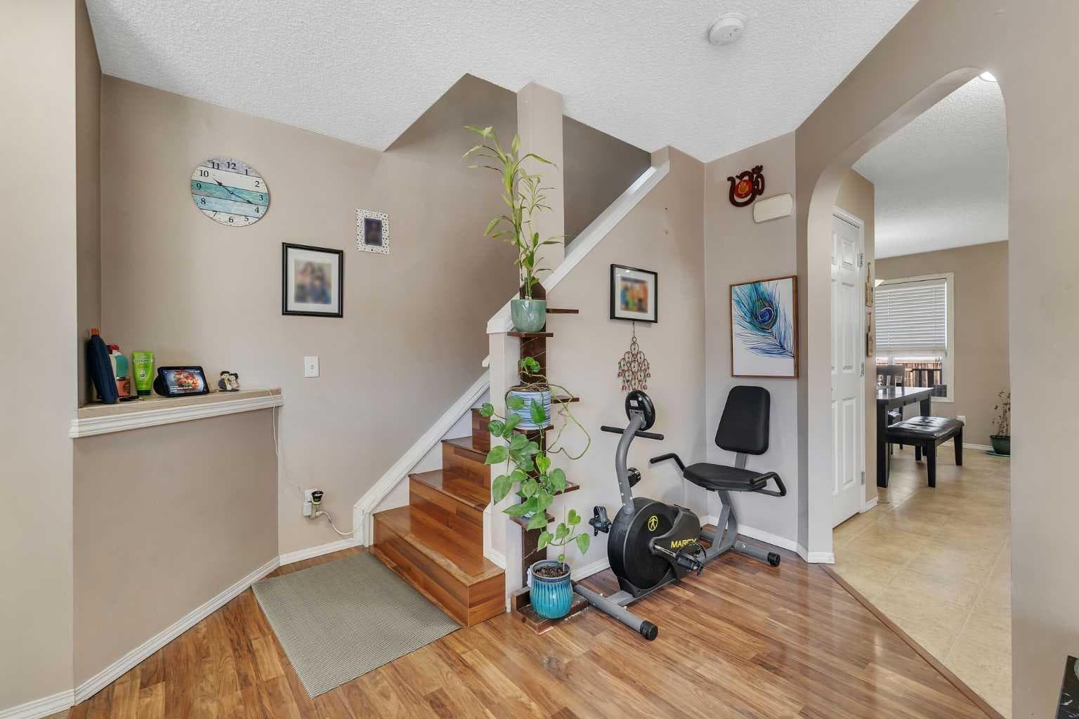 33 Saddlebrook Common NE