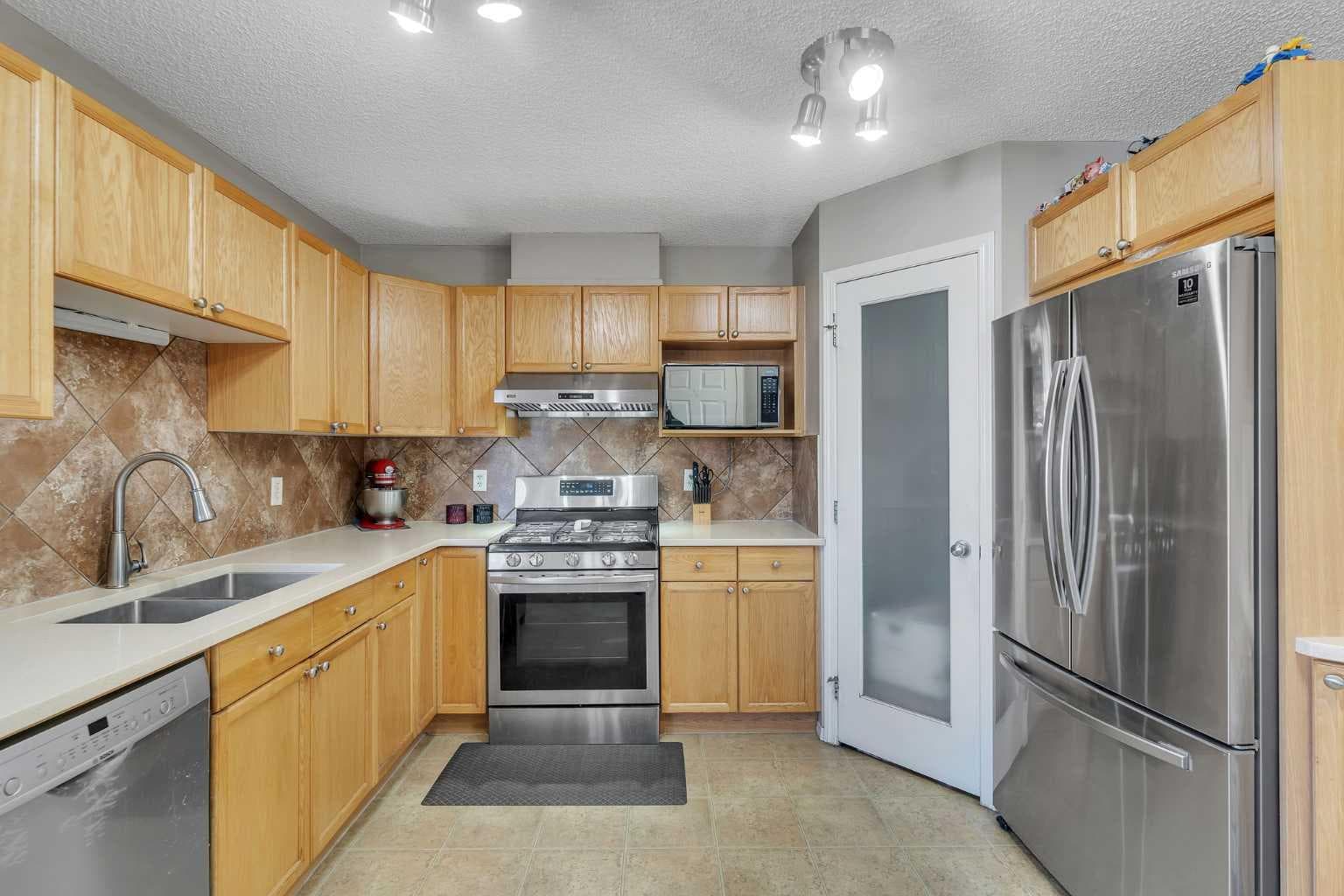 33 Saddlebrook Common NE