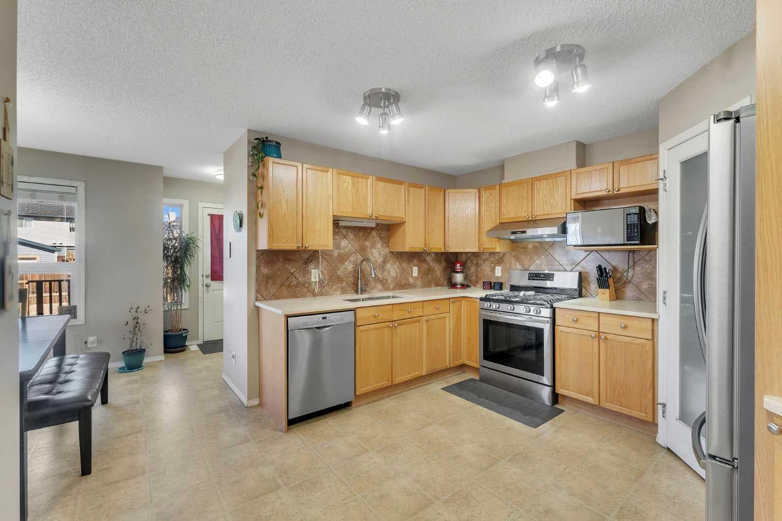 33 Saddlebrook Common NE