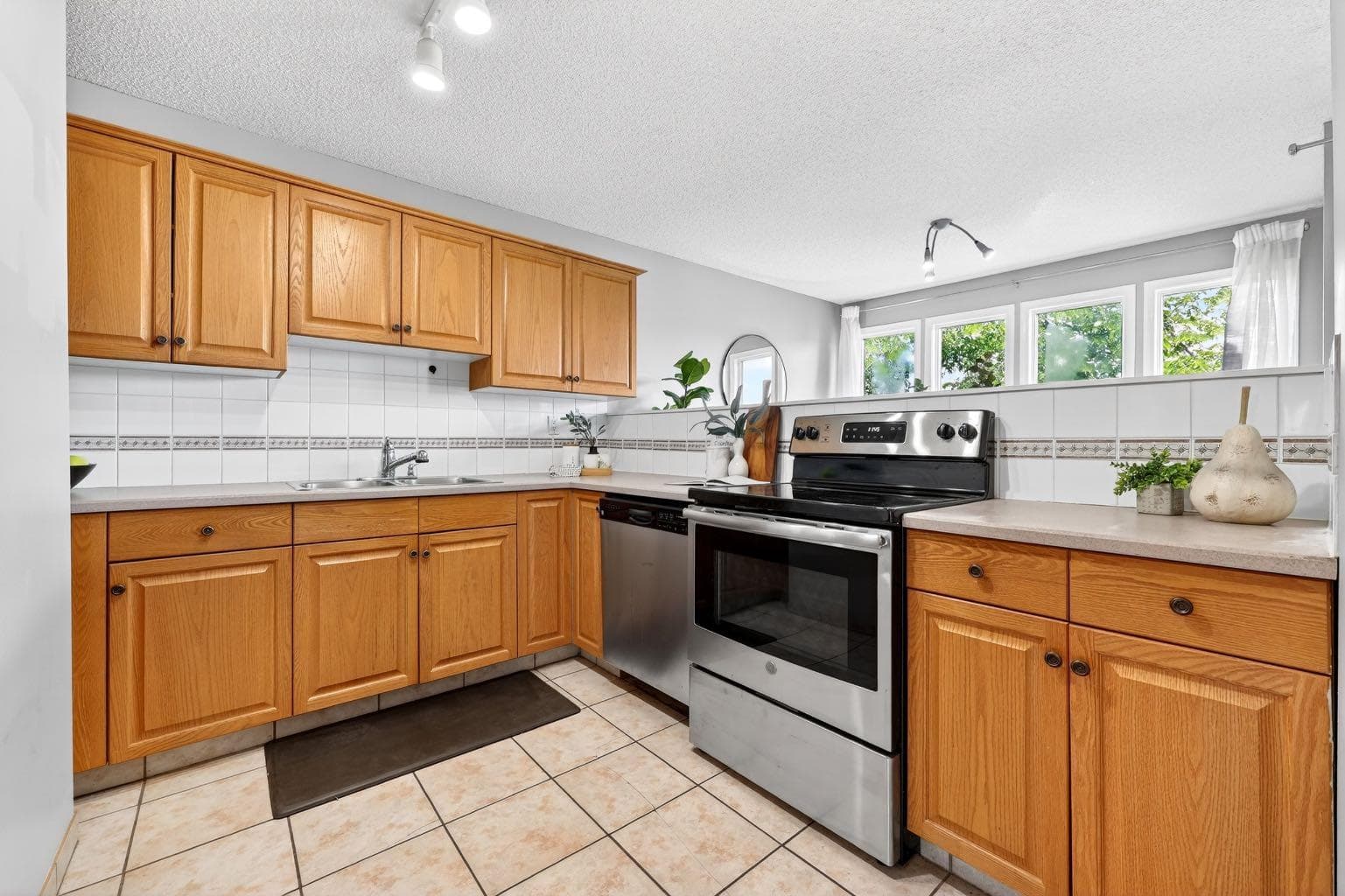 12, 635 Marsh Road NE