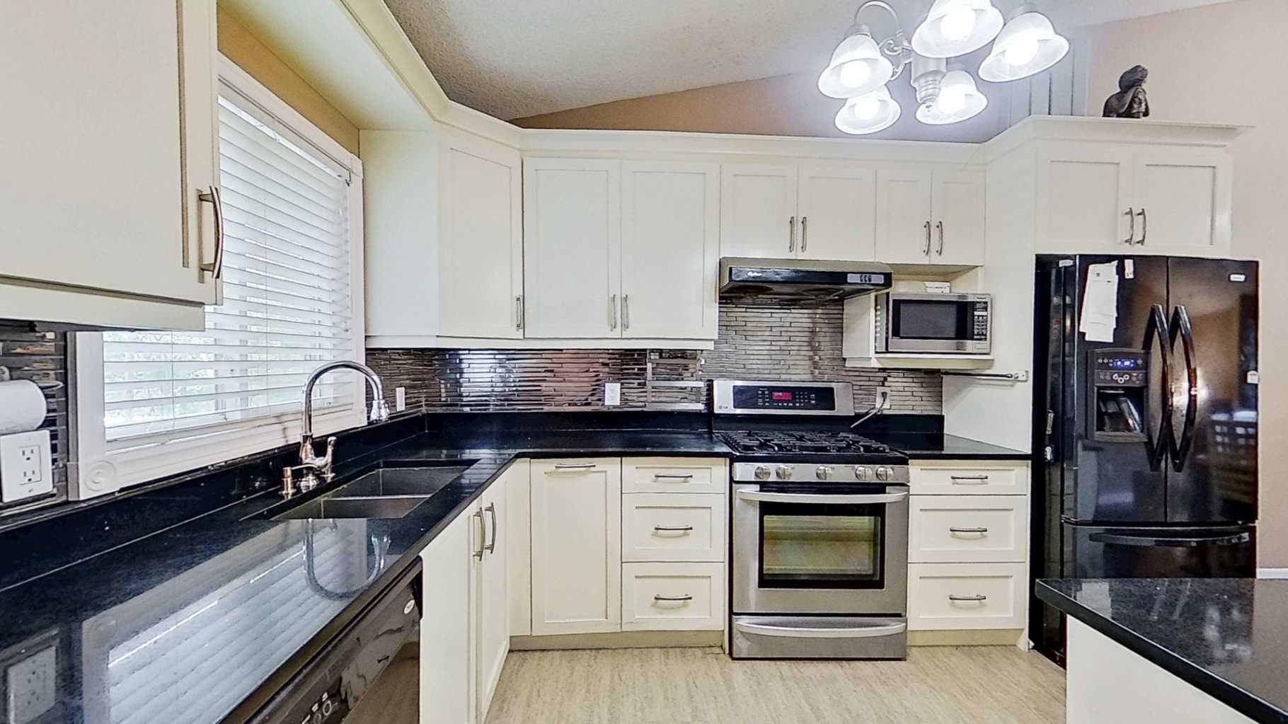 109 Edgebrook Gardens NW