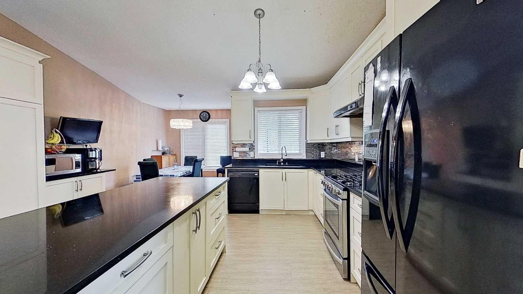 109 Edgebrook Gardens NW