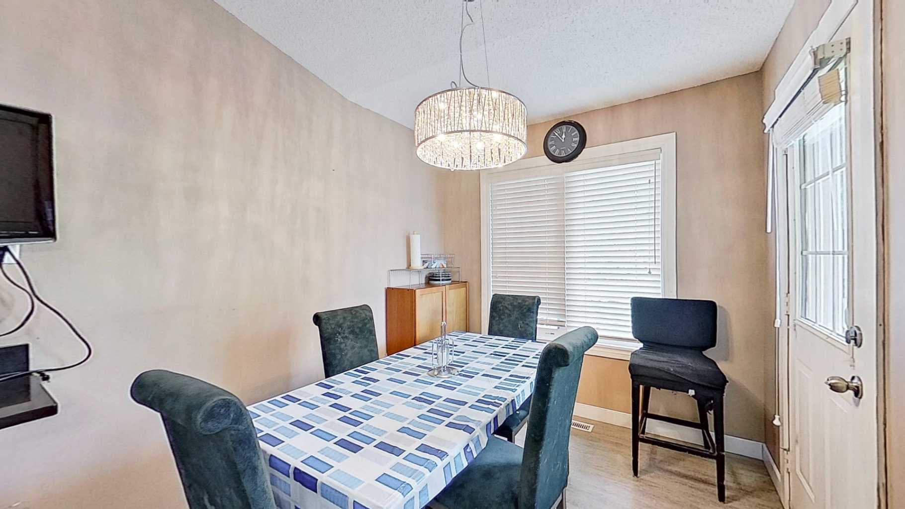 109 Edgebrook Gardens NW