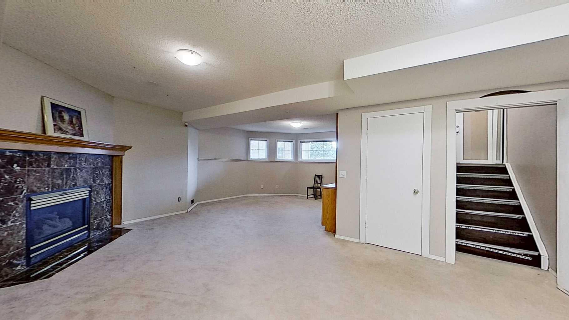 109 Edgebrook Gardens NW