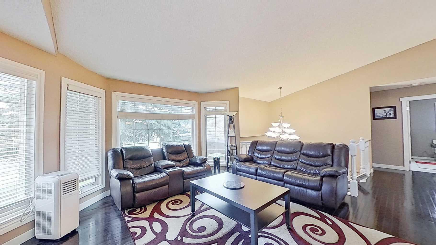 109 Edgebrook Gardens NW