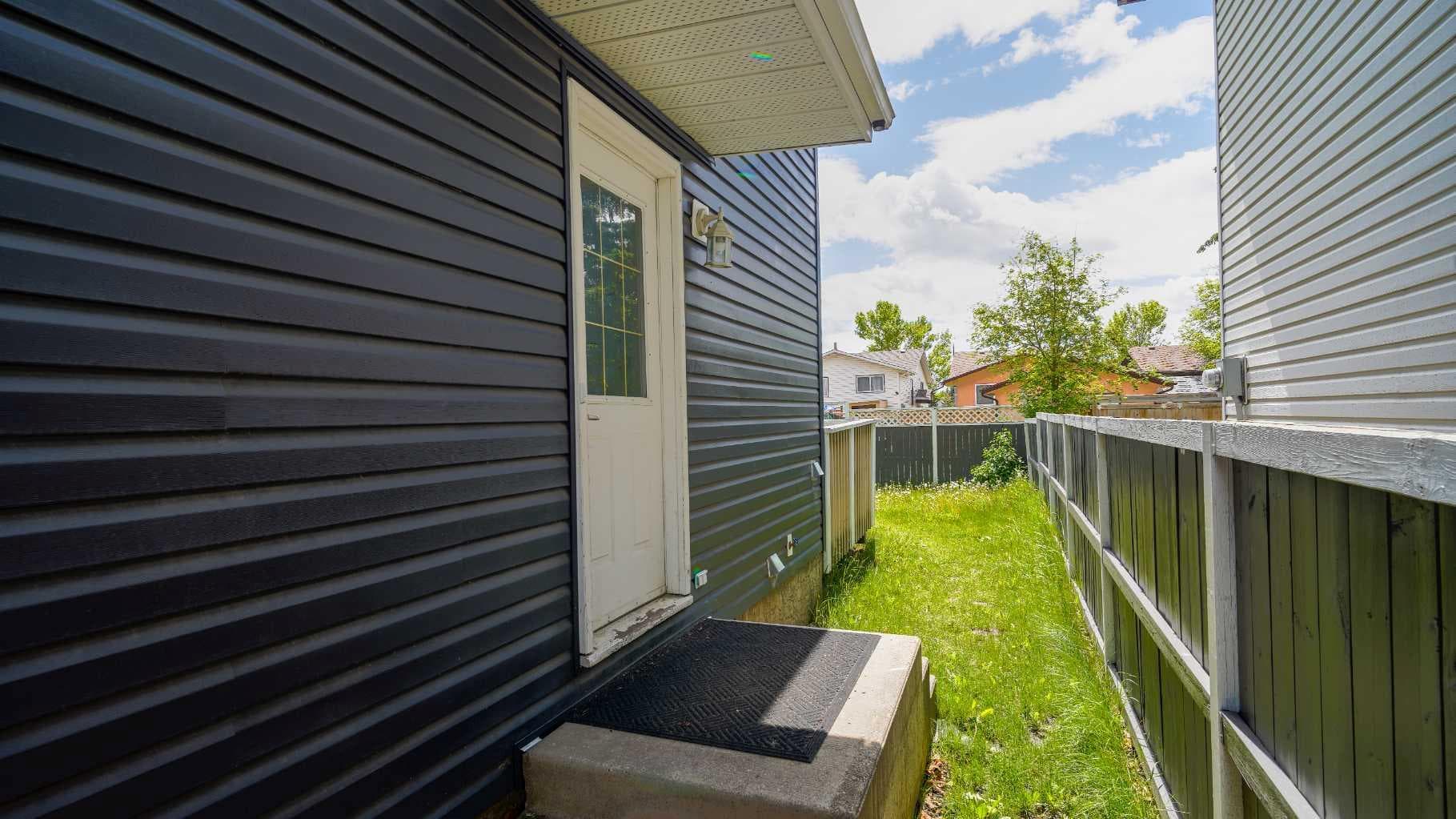 164 Castlegreen Close NE
