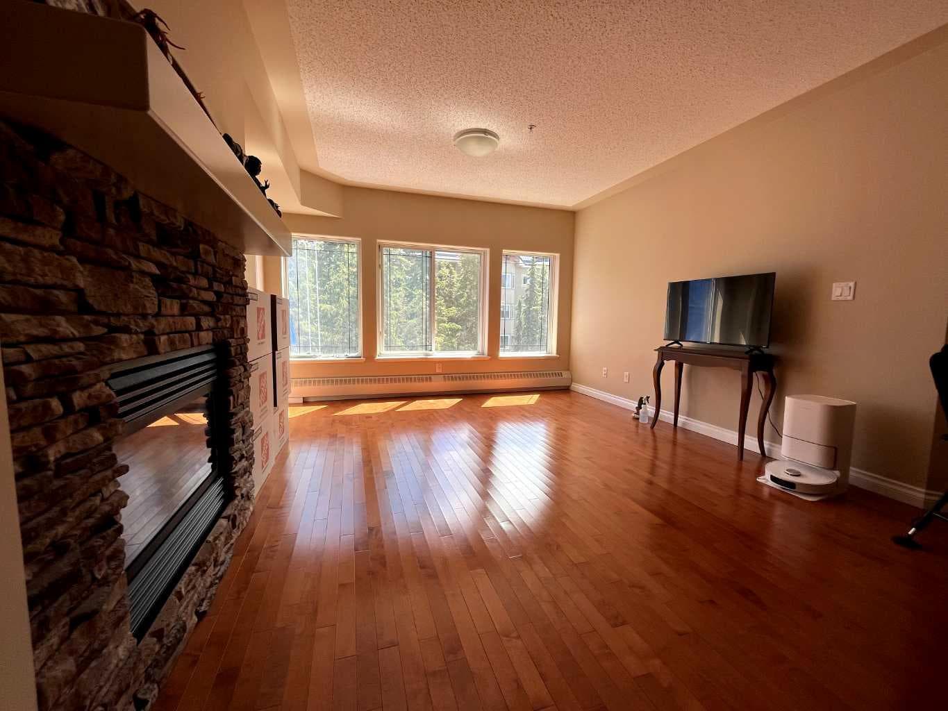 305, 30 Discovery Ridge Close SW