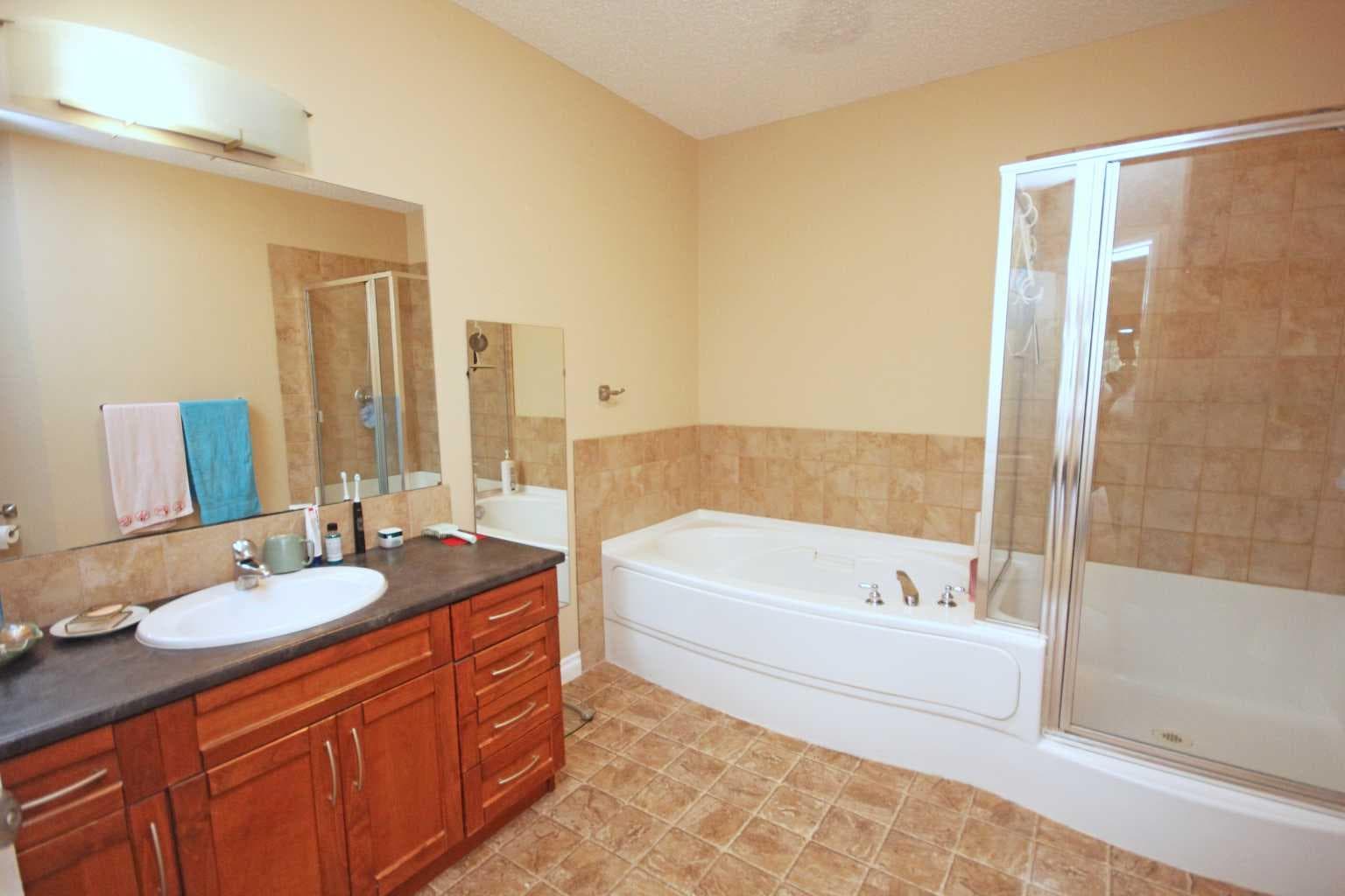 305, 30 Discovery Ridge Close SW