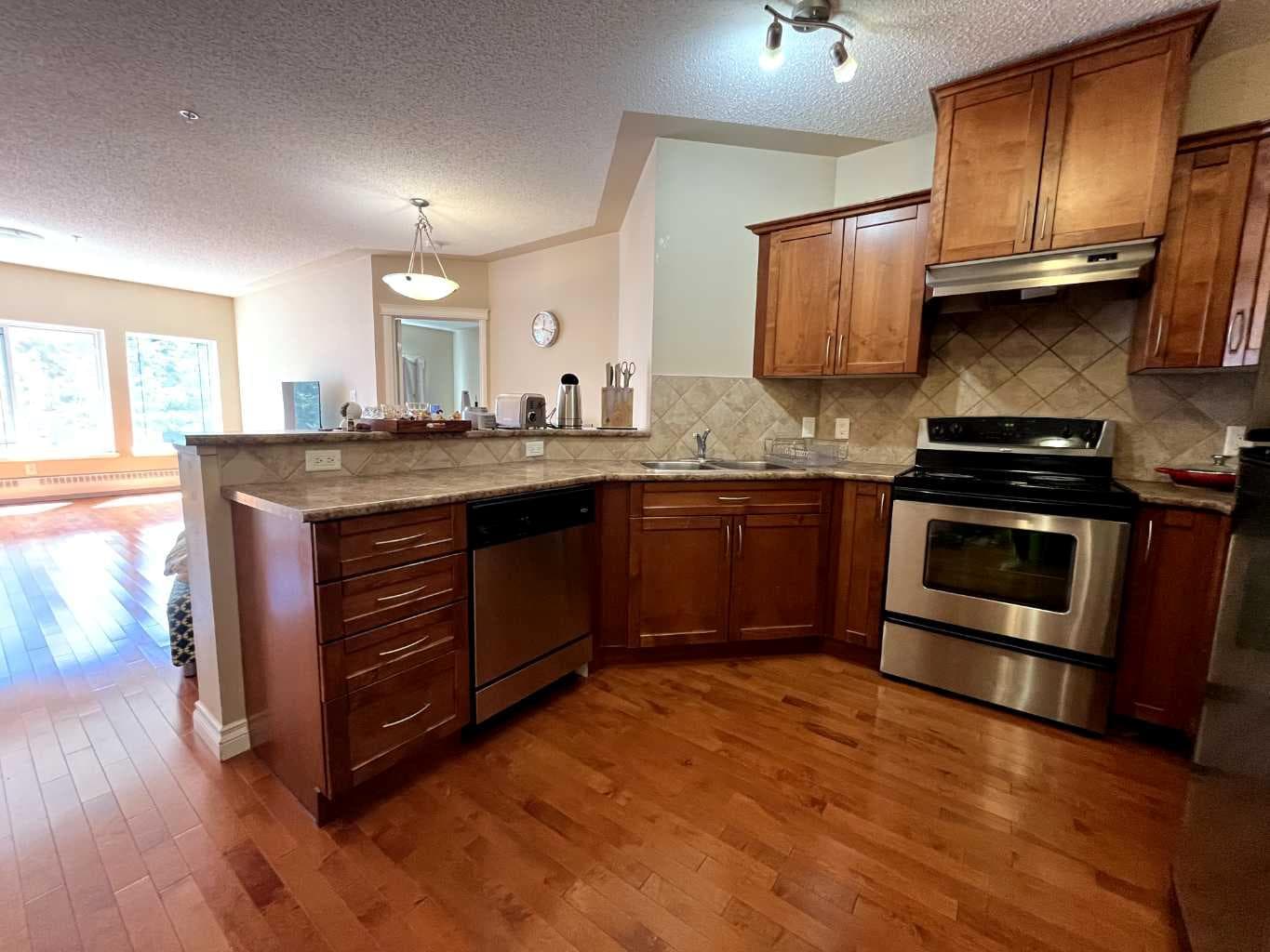 305, 30 Discovery Ridge Close SW