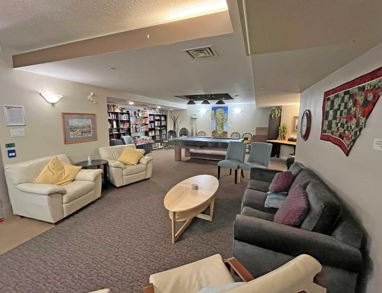 305, 30 Discovery Ridge Close SW