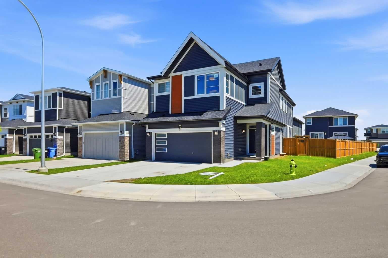 114 Corner Meadows Grove NE