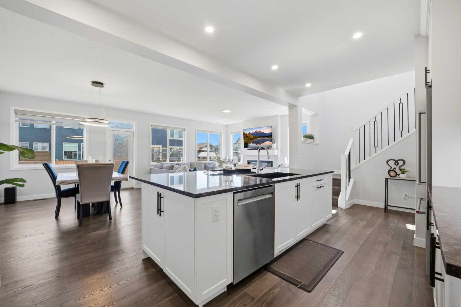 114 Corner Meadows Grove NE