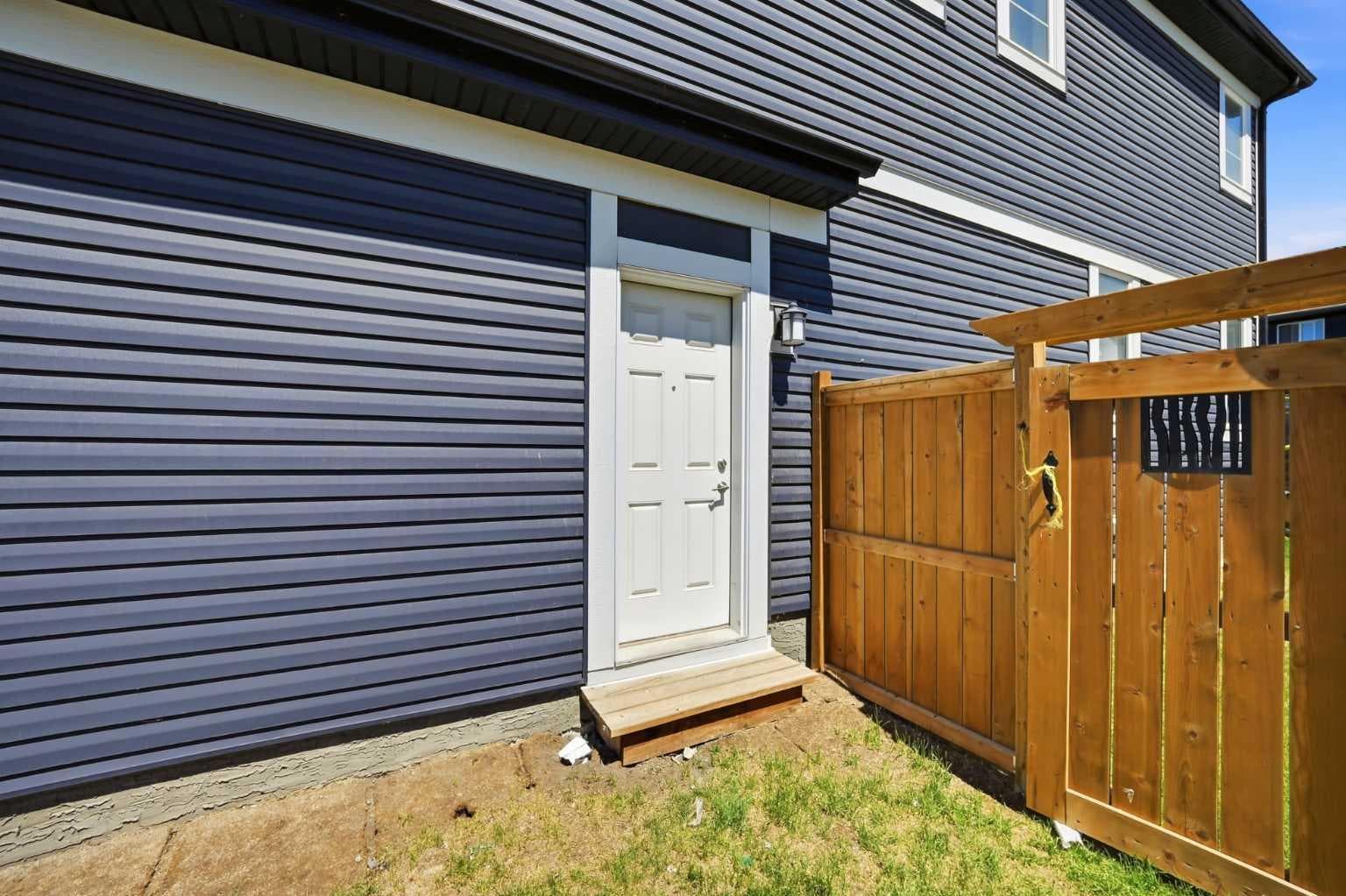 114 Corner Meadows Grove NE