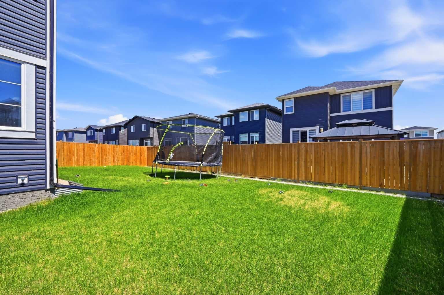114 Corner Meadows Grove NE