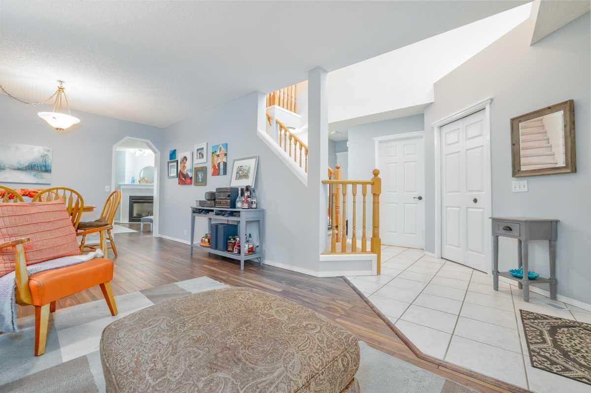 210 Mt Douglas Court SE