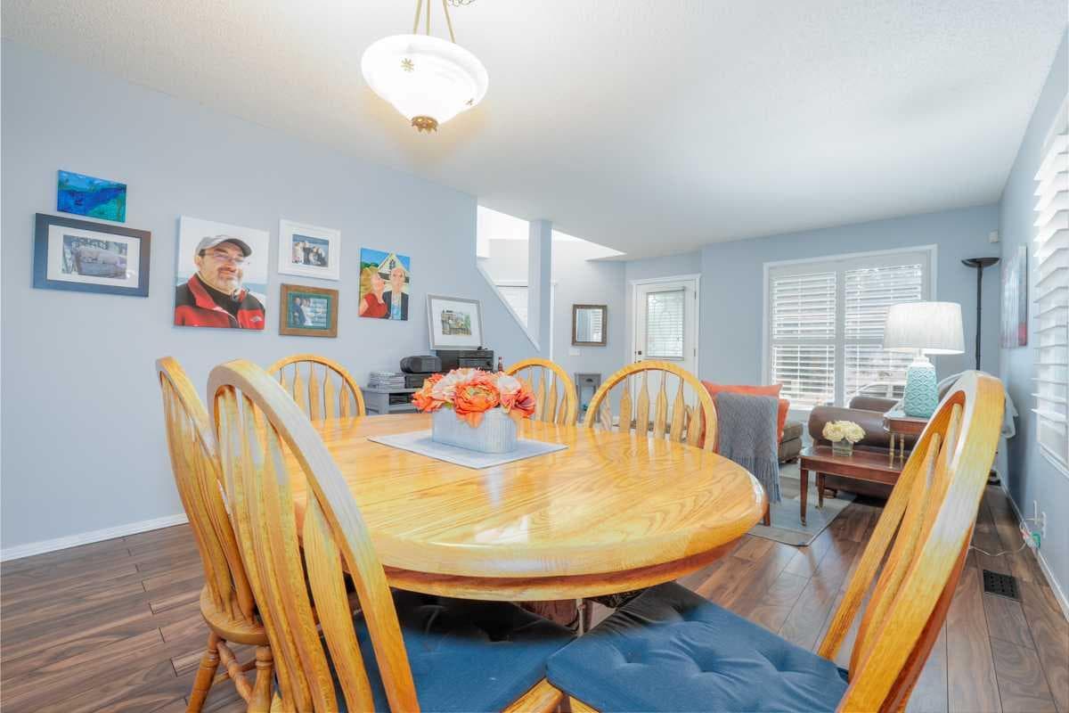 210 Mt Douglas Court SE