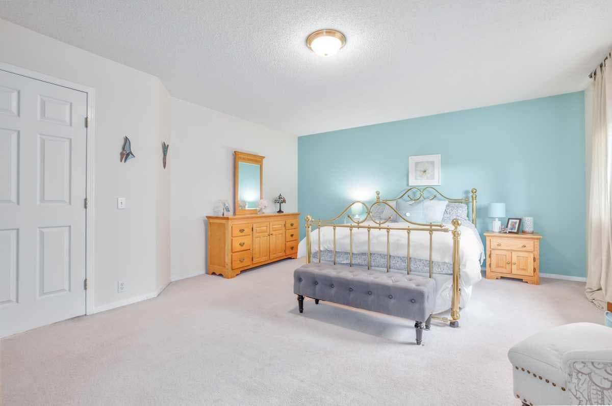 210 Mt Douglas Court SE