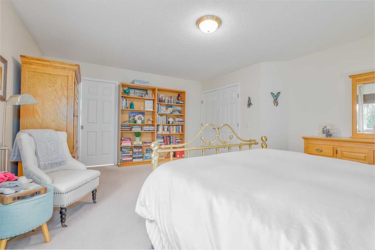 210 Mt Douglas Court SE