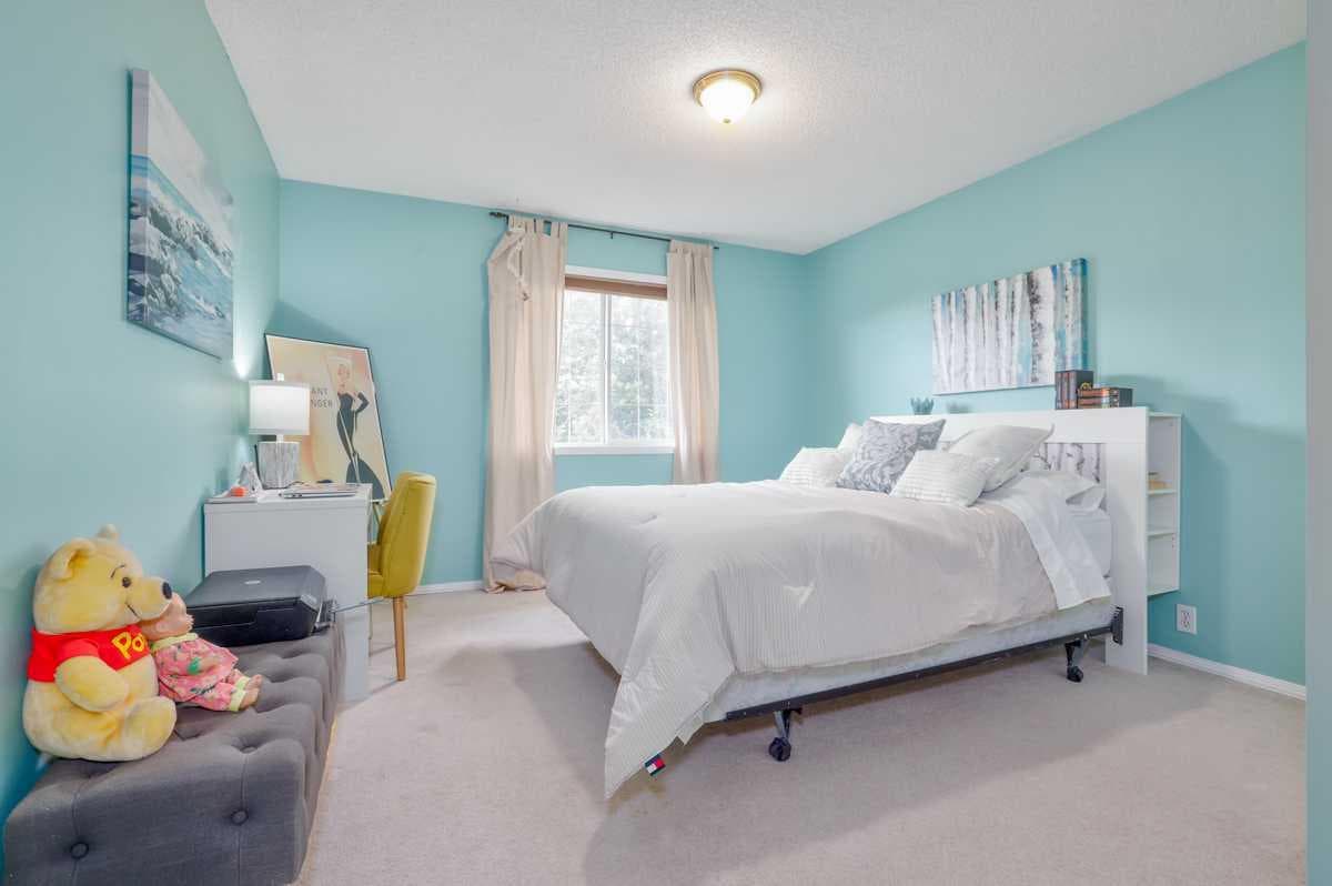 210 Mt Douglas Court SE