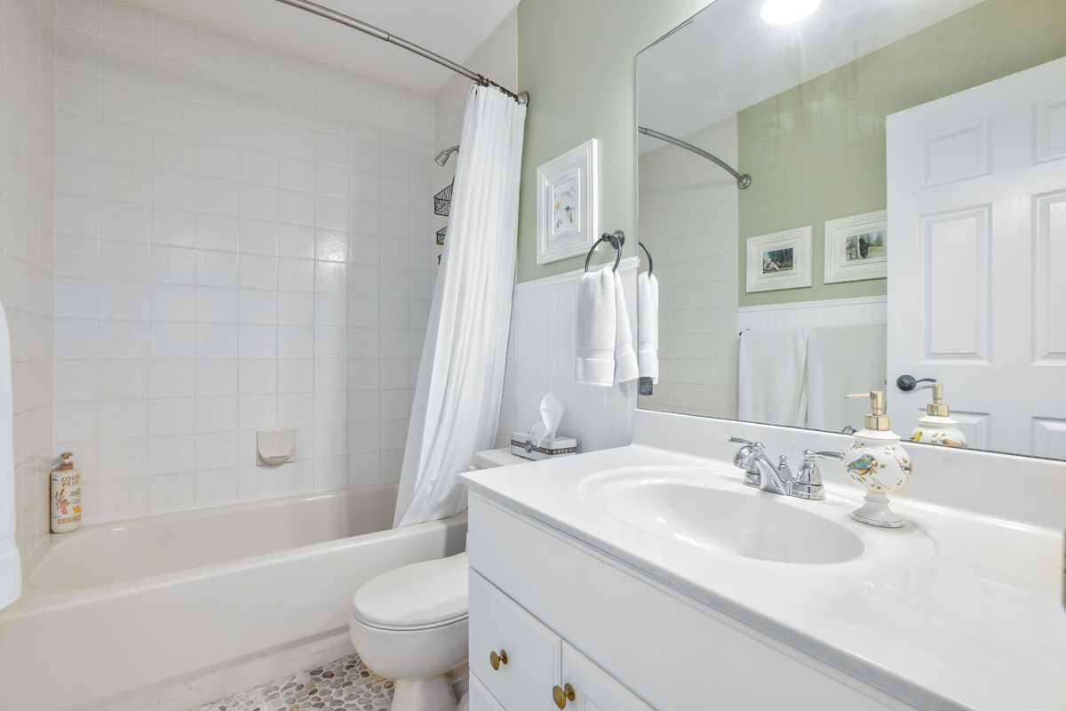 210 Mt Douglas Court SE