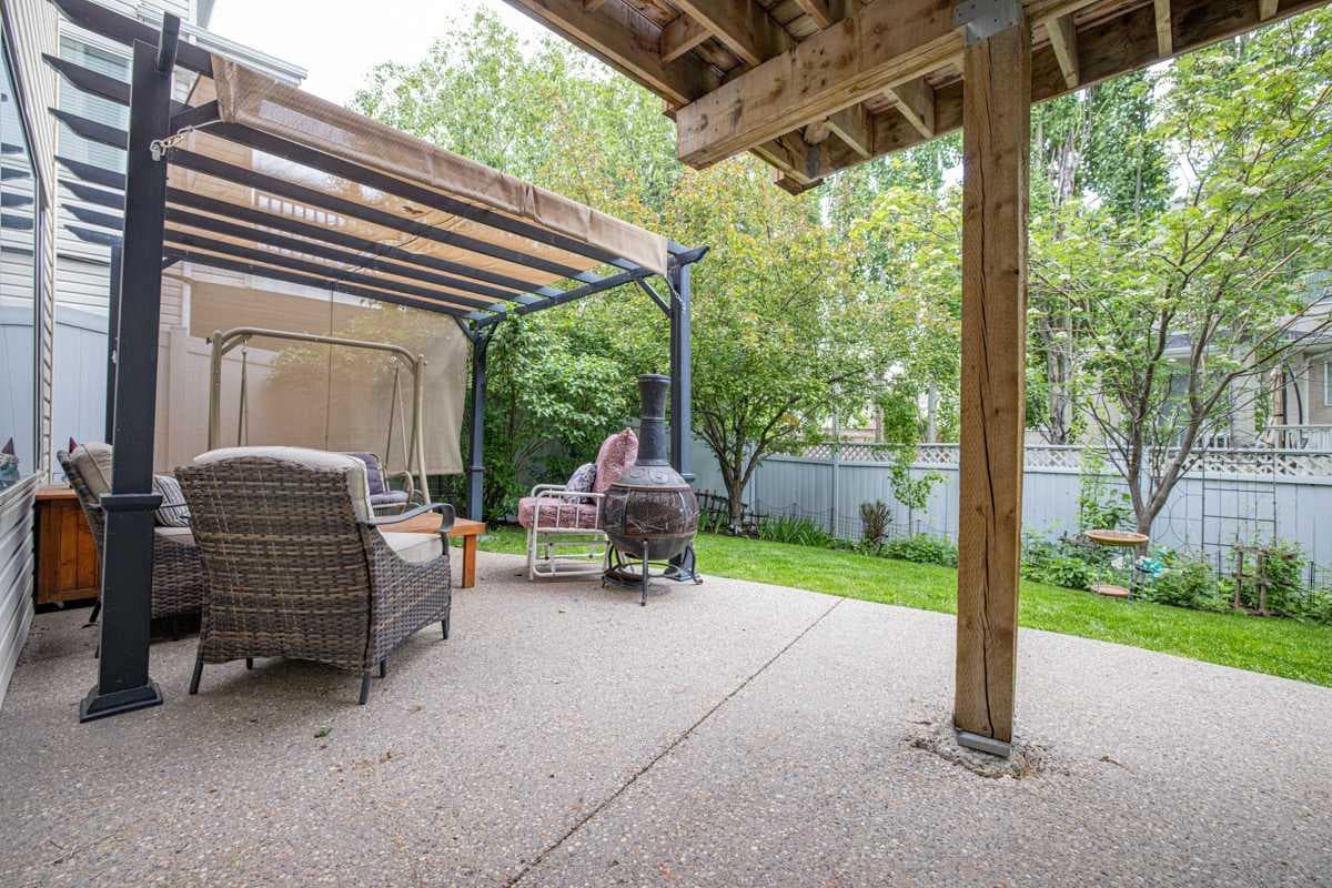210 Mt Douglas Court SE