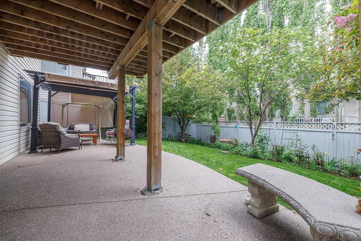 210 Mt Douglas Court SE