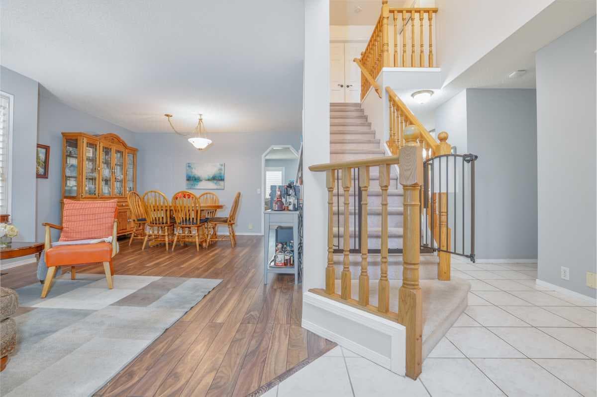 210 Mt Douglas Court SE