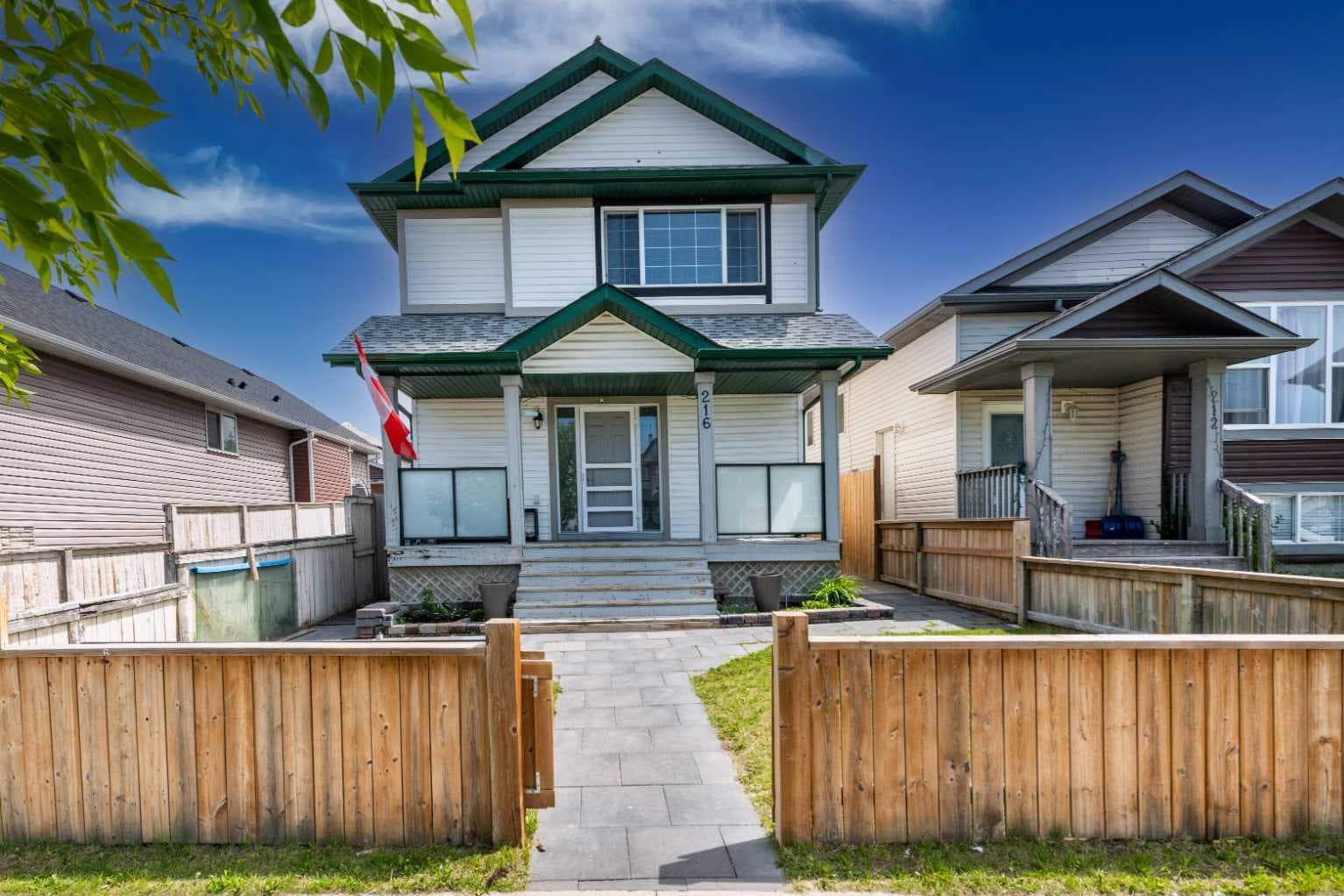 216 Taracove Road NE