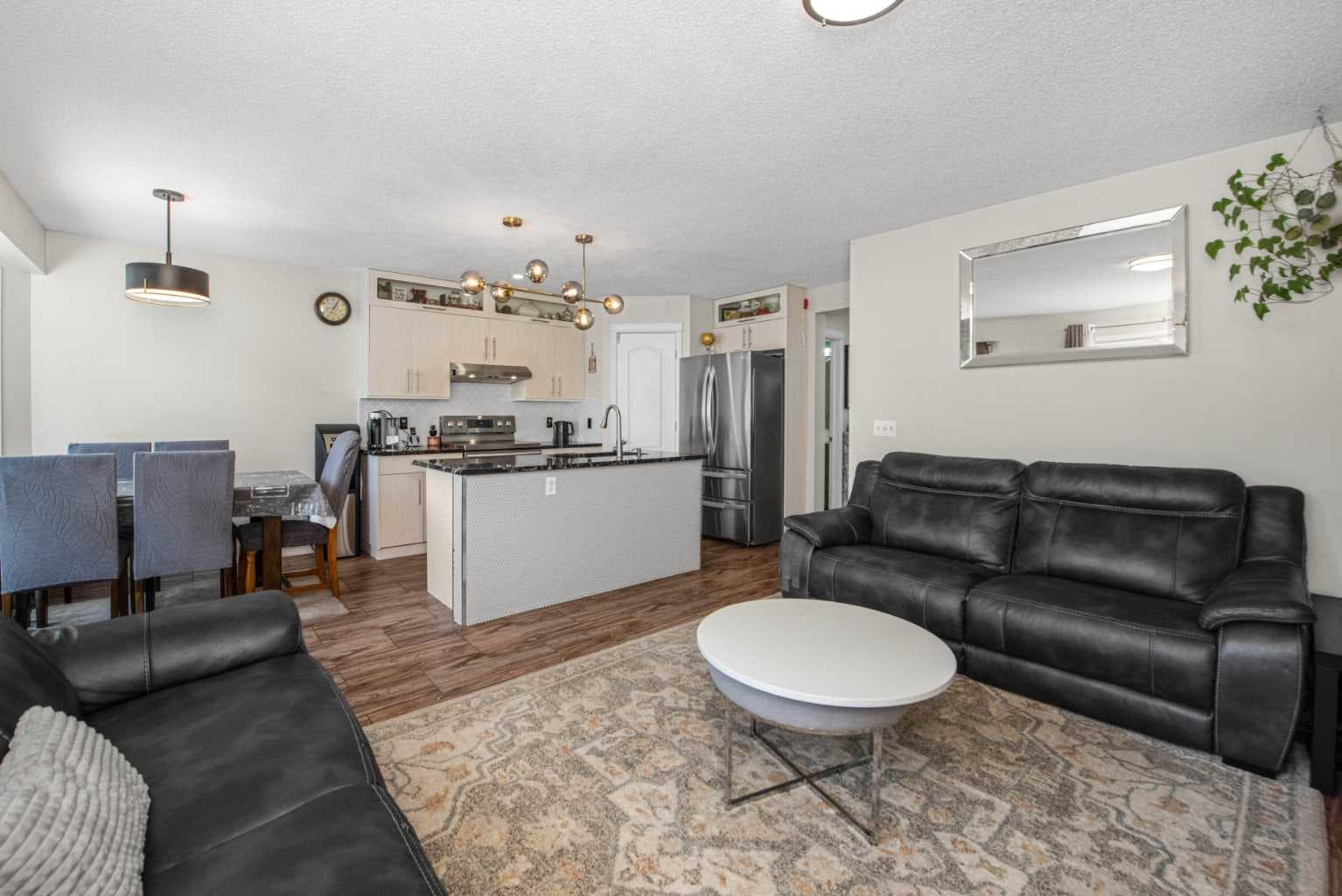 216 Taracove Road NE