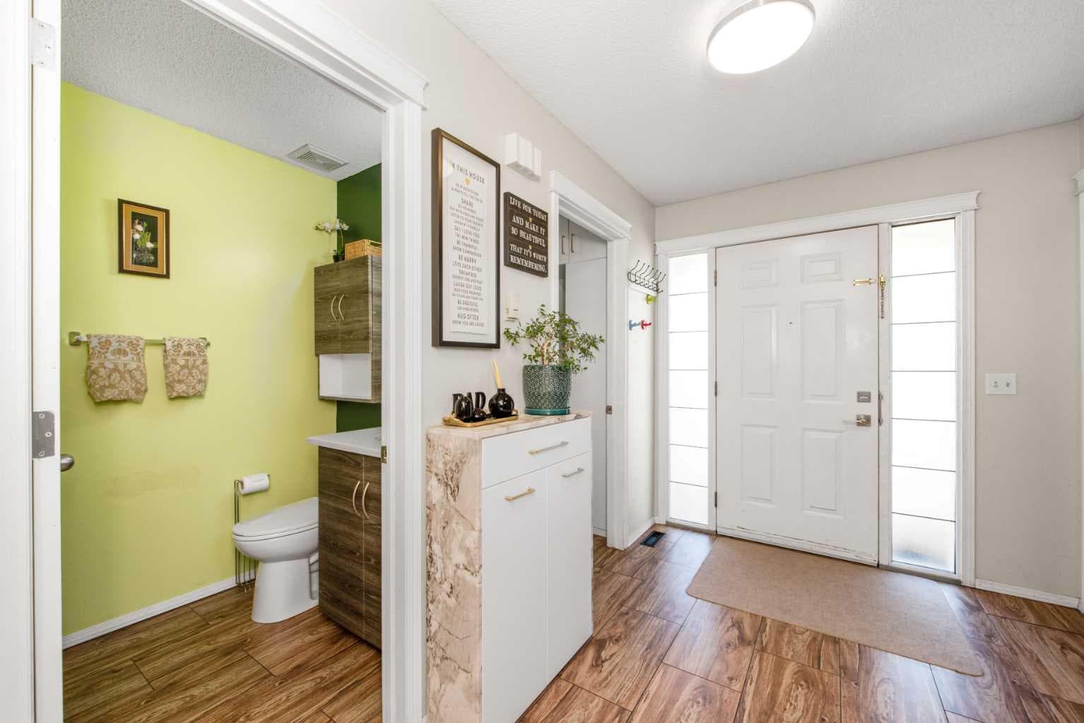 216 Taracove Road NE