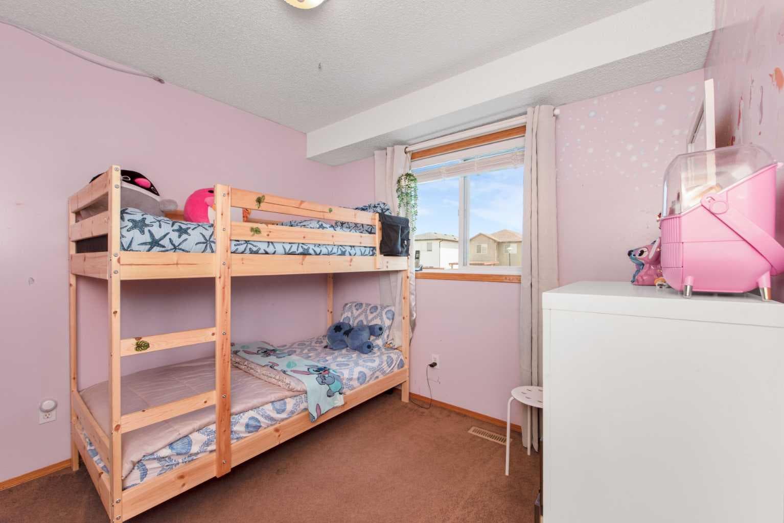 216 Taracove Road NE