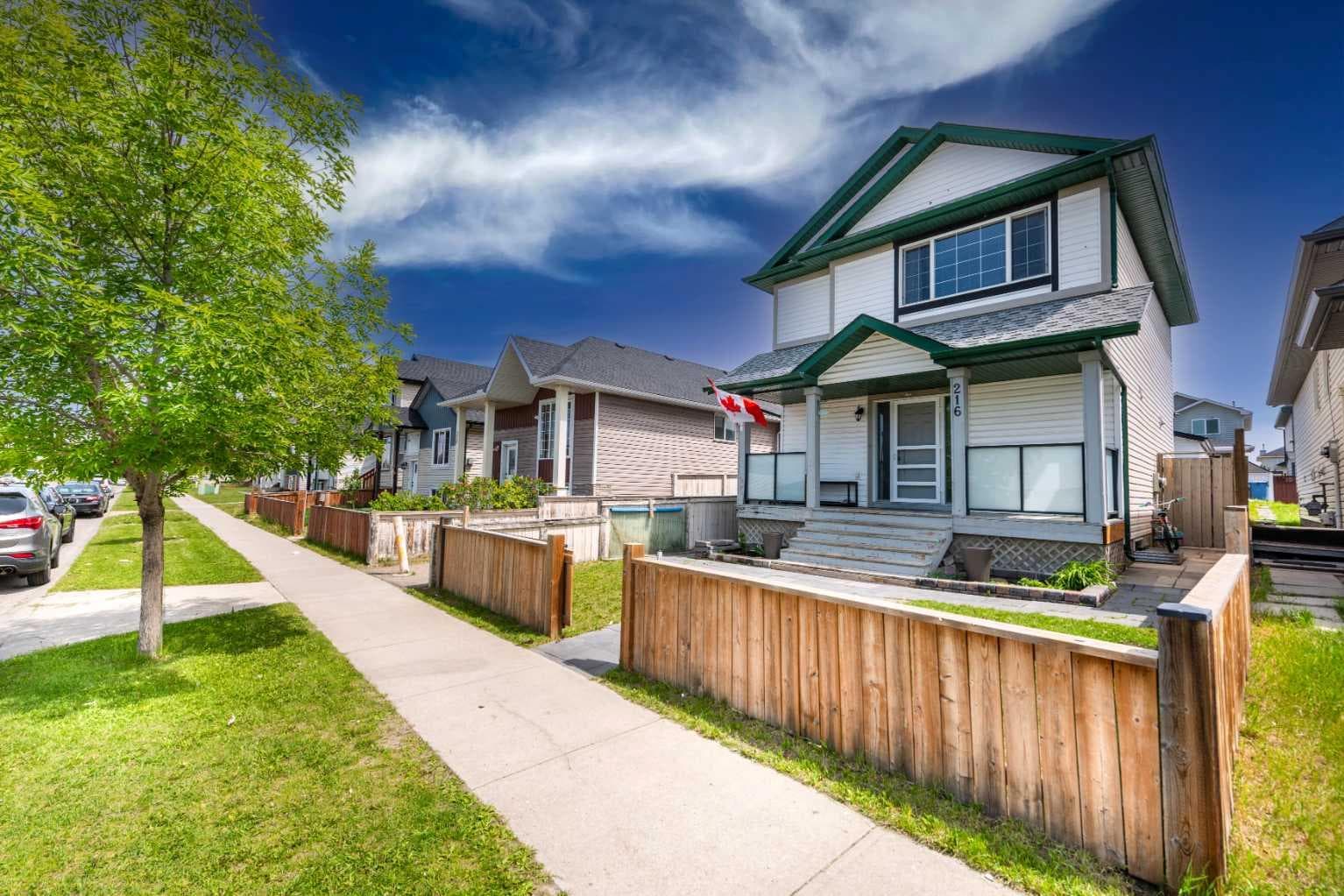 216 Taracove Road NE