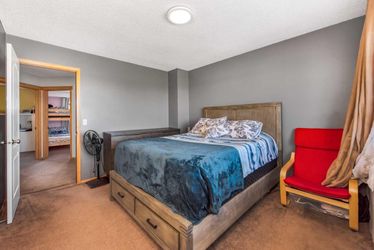 216 Taracove Road NE