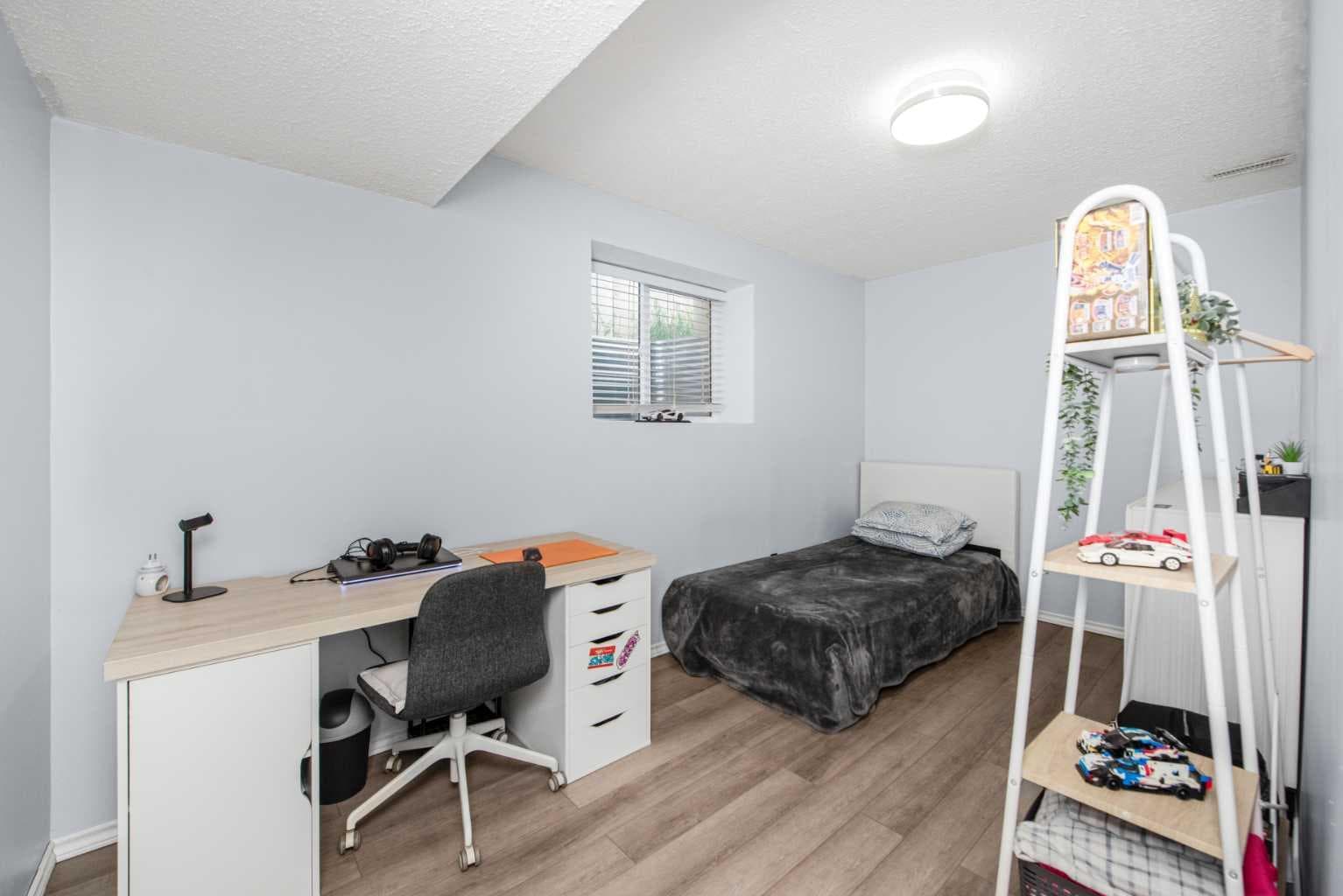 216 Taracove Road NE