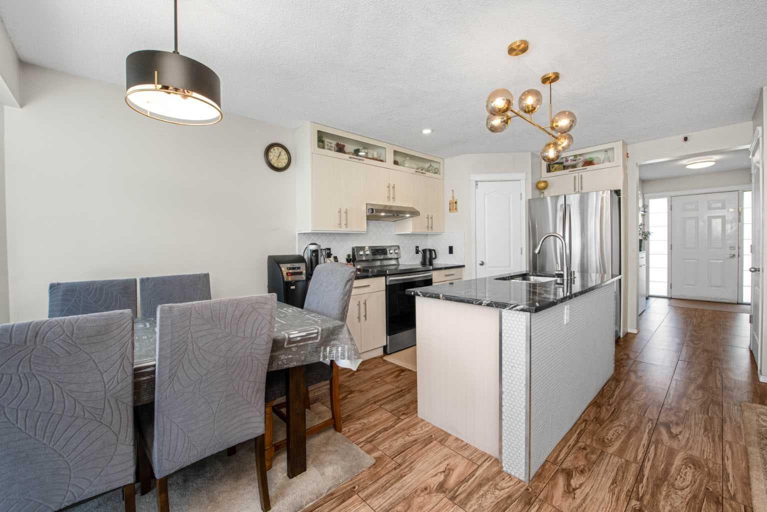 216 Taracove Road NE