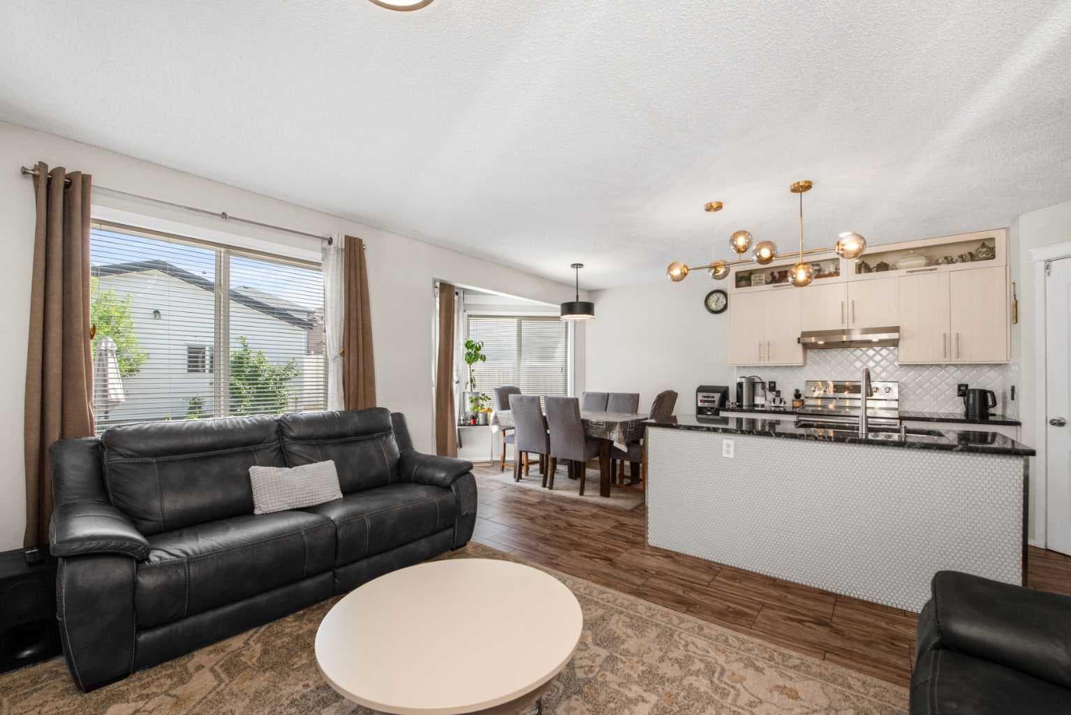 216 Taracove Road NE