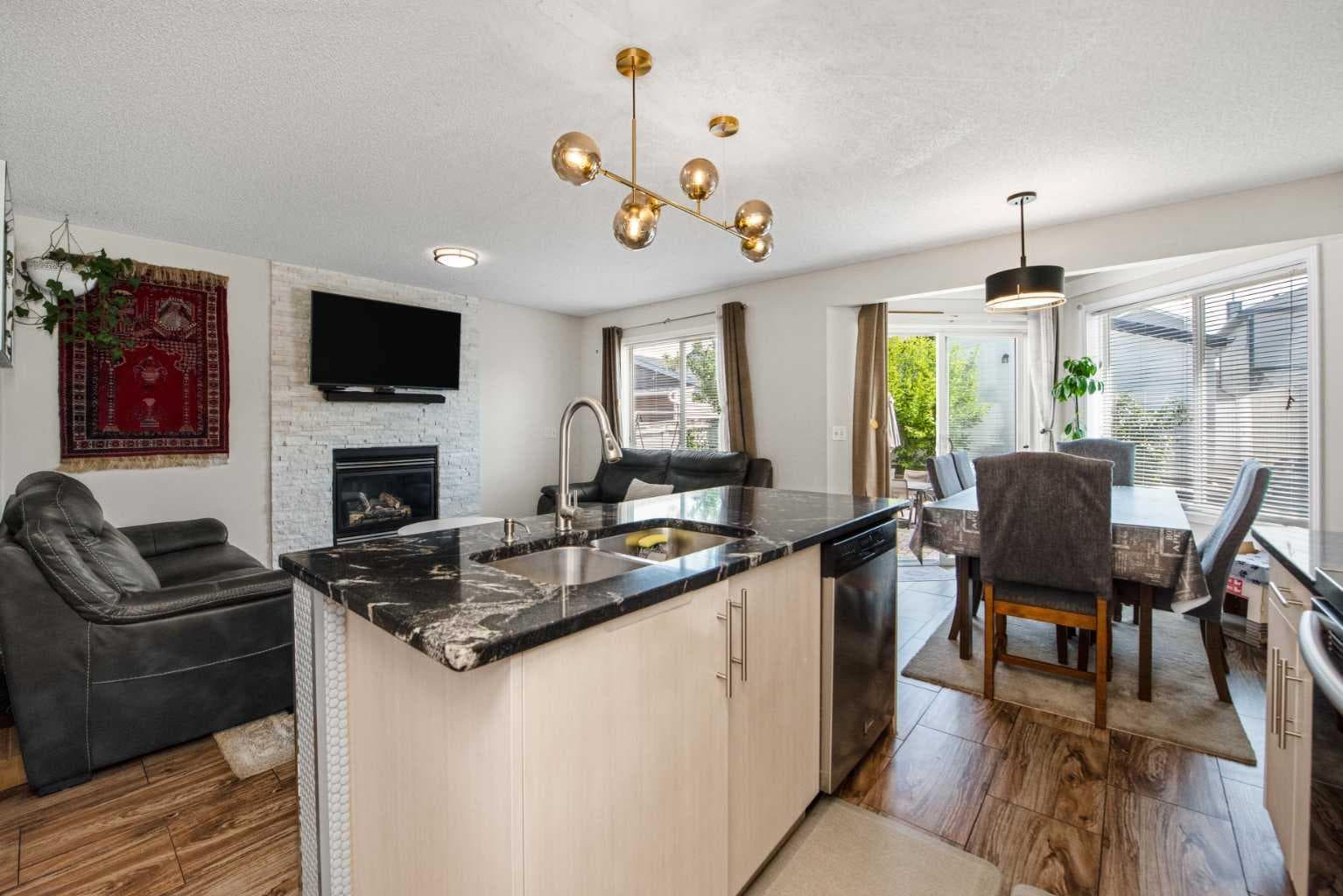 216 Taracove Road NE