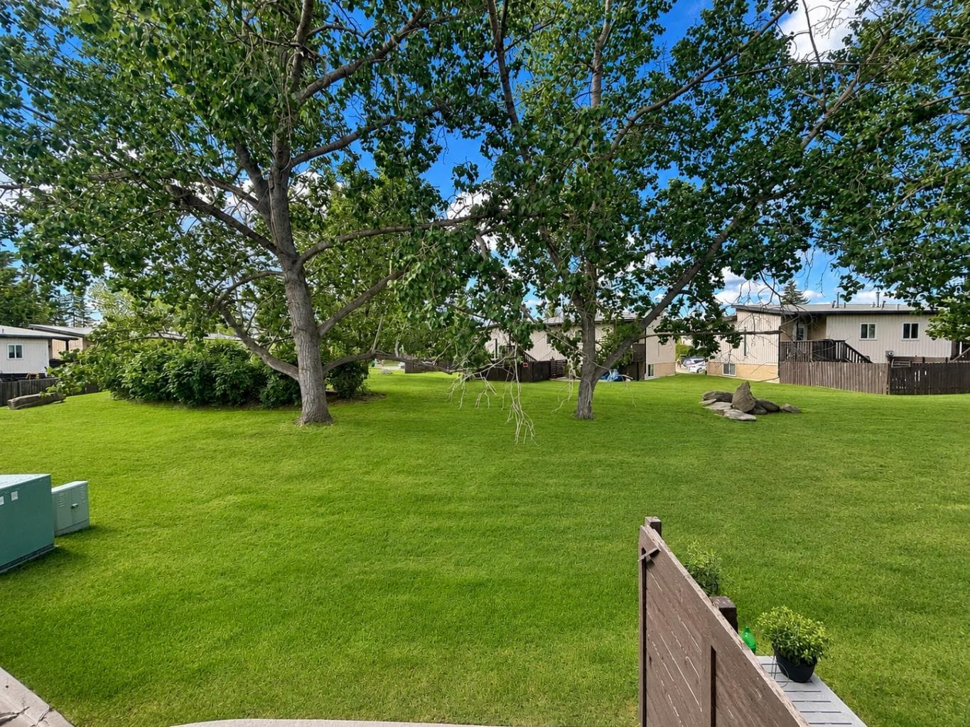 129 Oaktree Lane SW