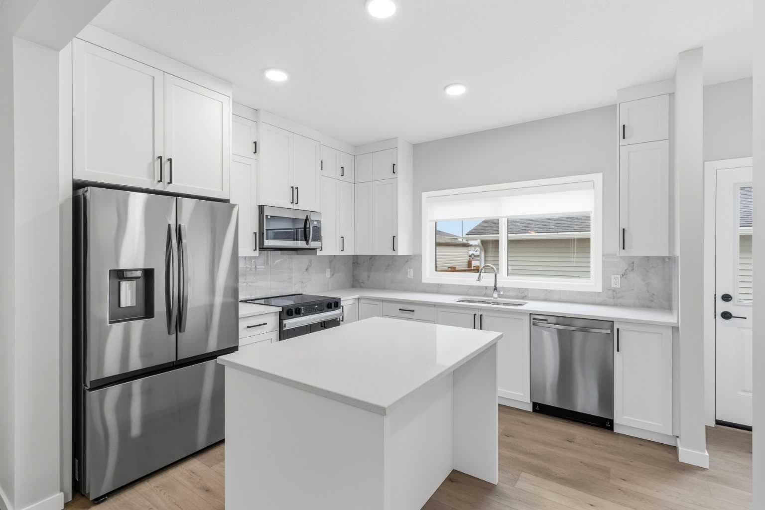 2253 Bayview Drive SW