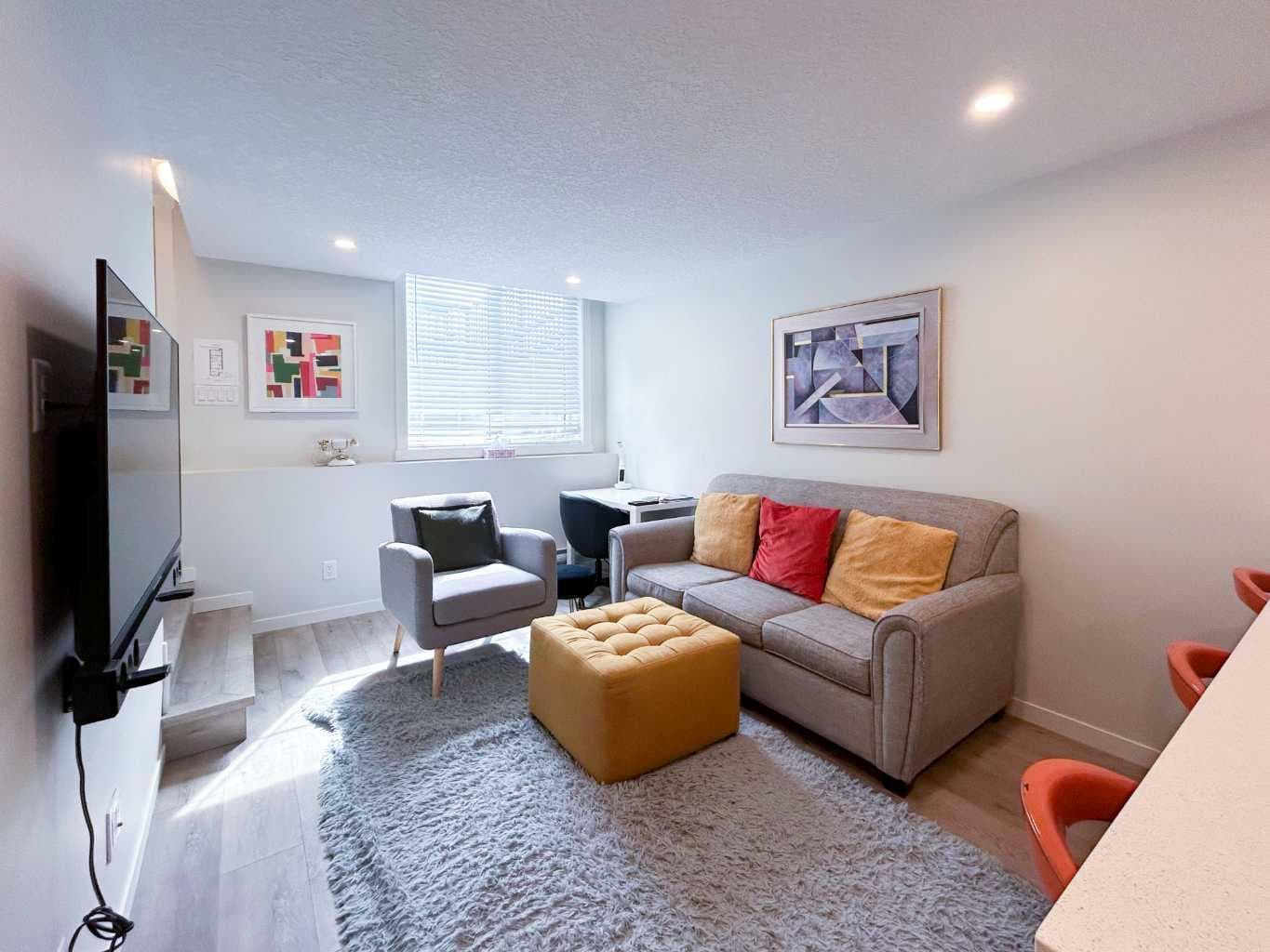 317, 260 Rowley Way NW