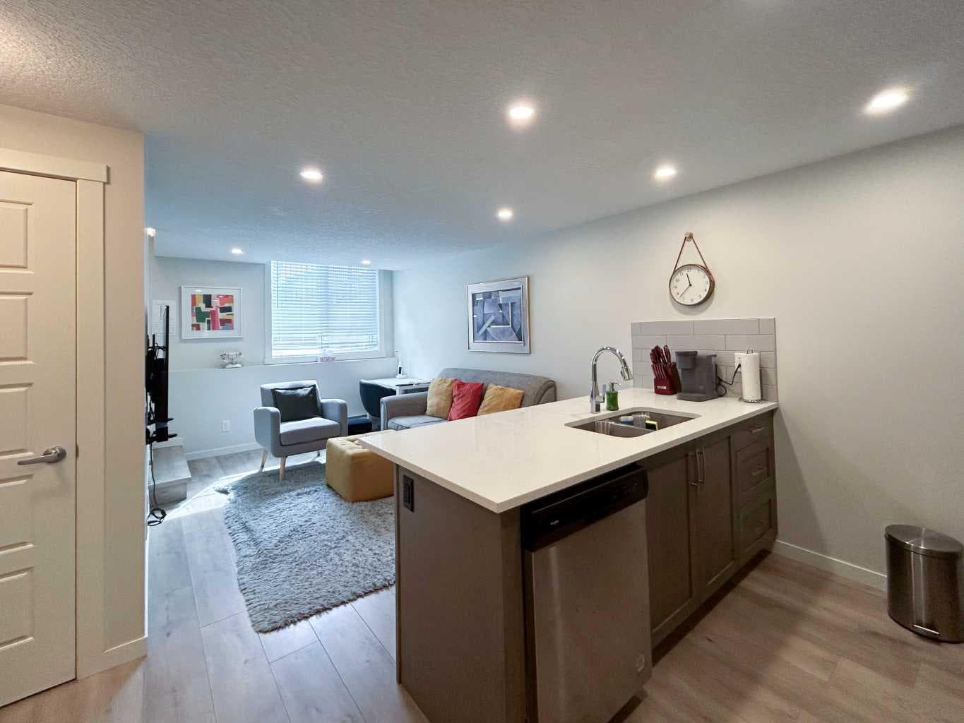 317, 260 Rowley Way NW