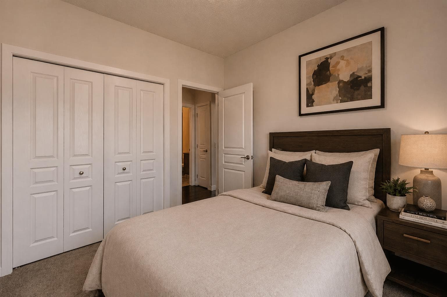 207, 22 Panatella Road NW