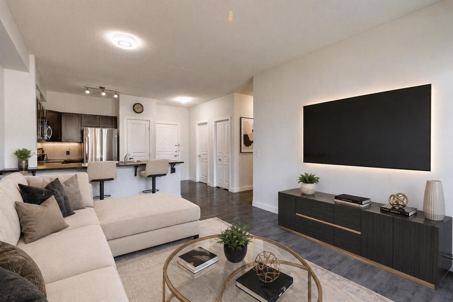 207, 22 Panatella Road NW