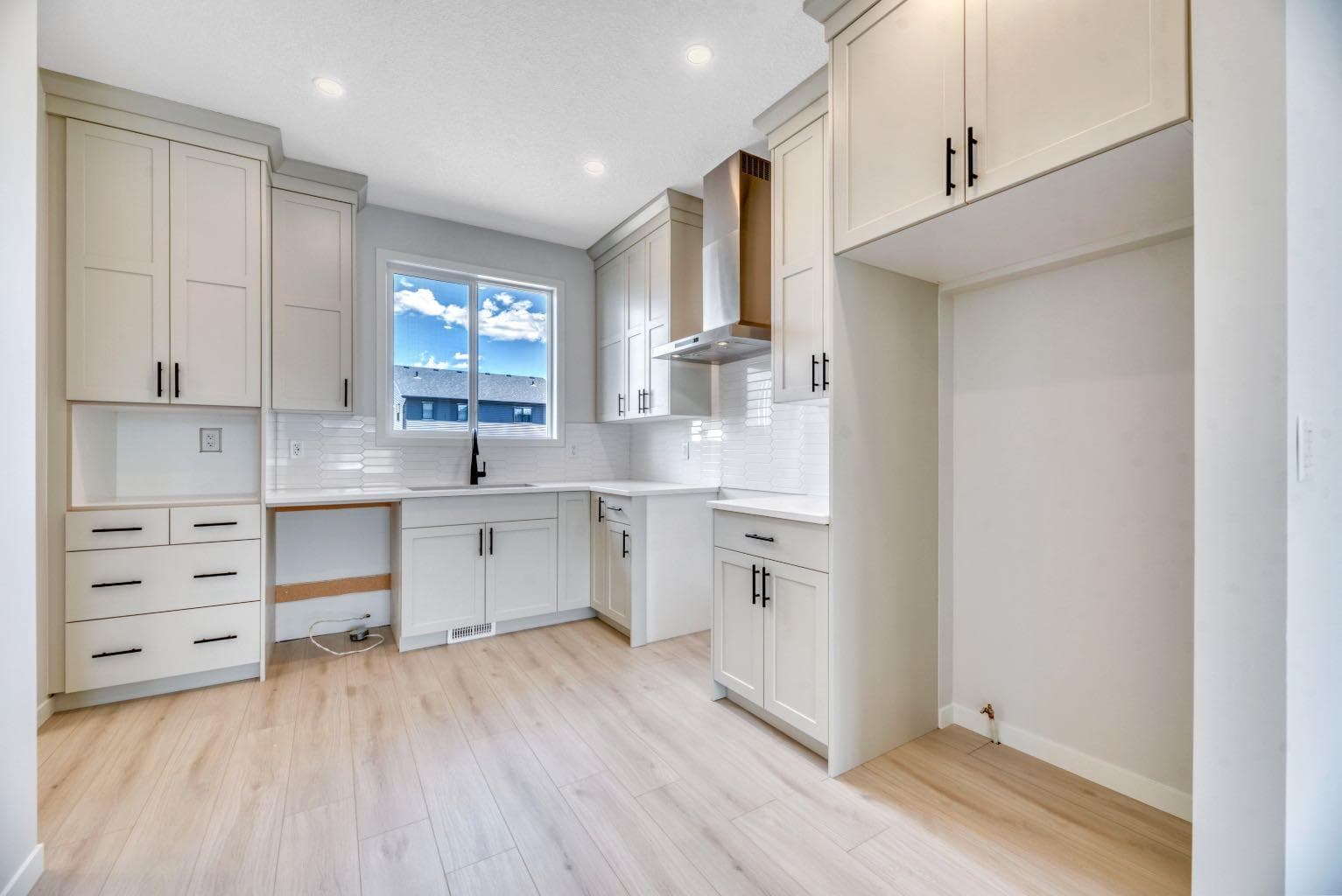 28 Mitchell Way NW