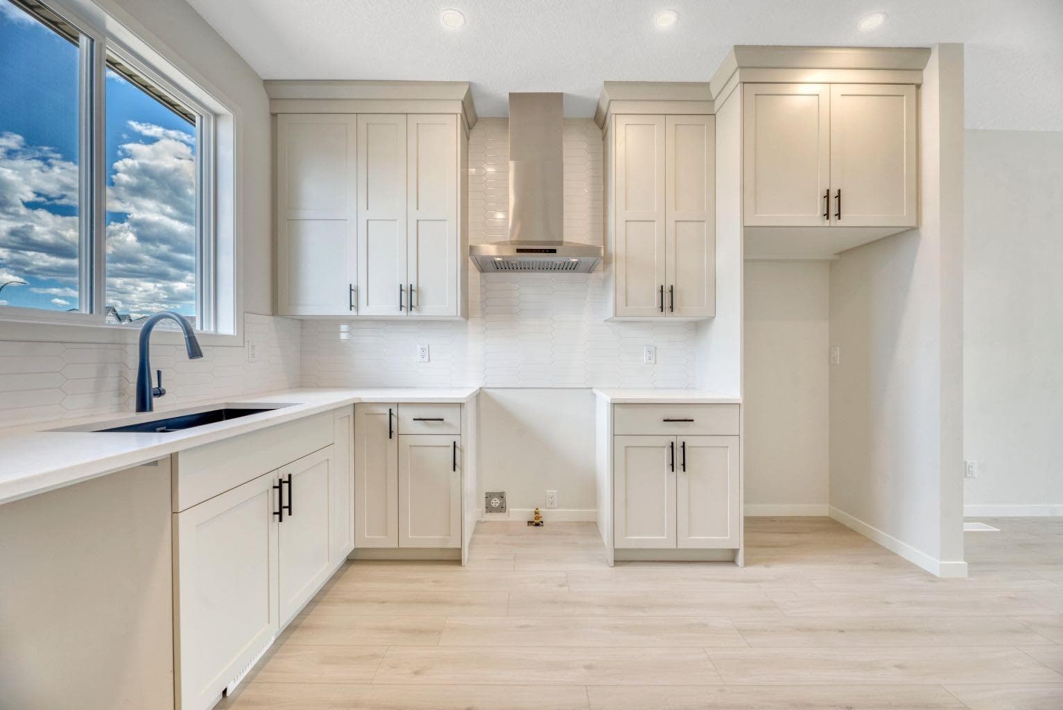 28 Mitchell Way NW