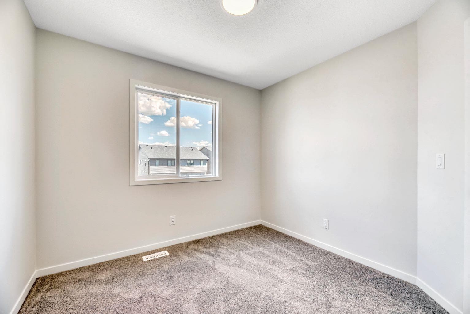 28 Mitchell Way NW