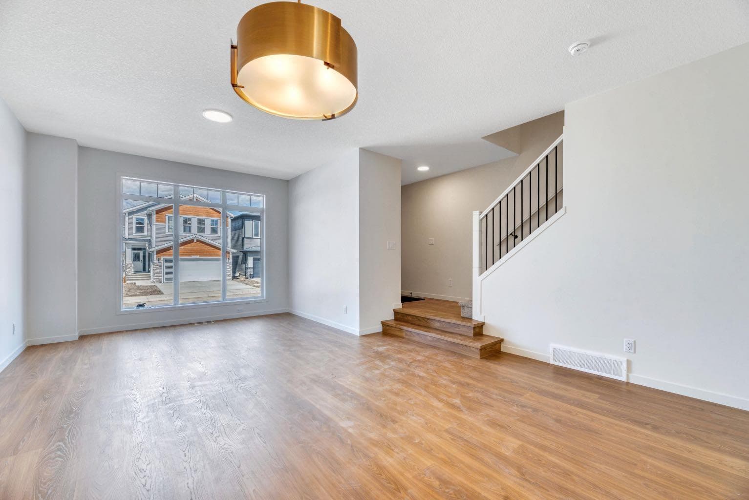 244 Marmot Grove NW